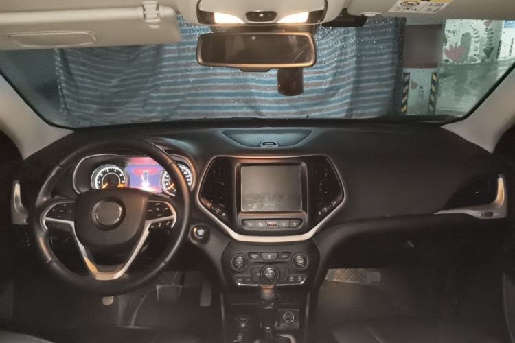 Used Jeep Cherokee 2014 2.4L Luxury Edition Center Console