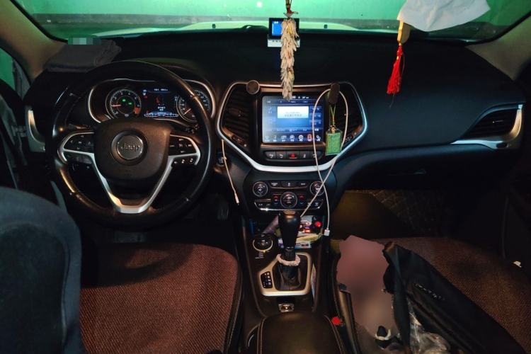 Used Jeep Cherokee 2014 2.4L Elite Edition Center Console