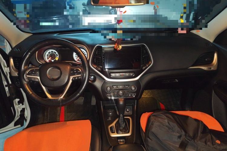 Used Jeep Cherokee 2014 2.4L Luxury Edition Center Console