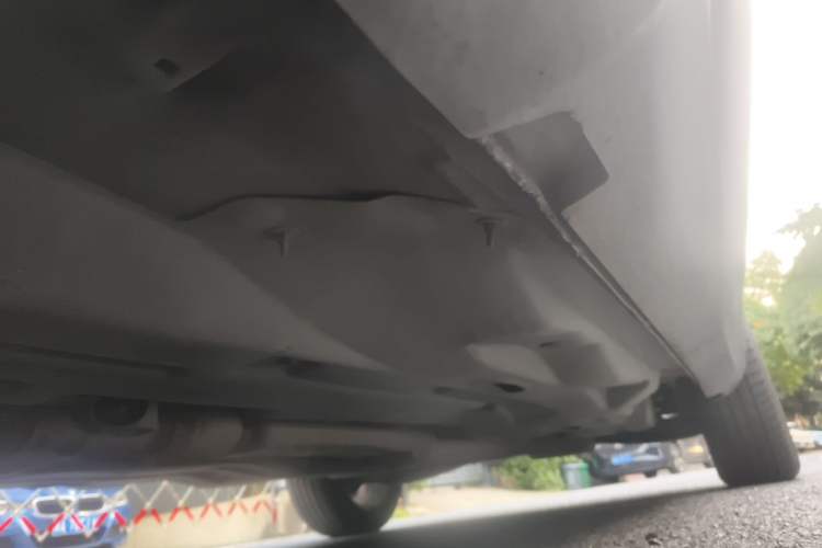 Used Jeep Cherokee 2014 2.4L Luxury Edition Chassis Front Left