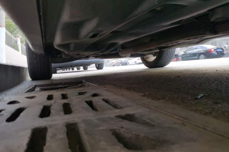 Used Jeep Cherokee 2014 2.4L Luxury Edition Chassis Front Right