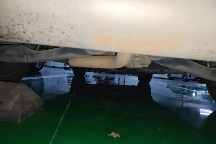 Used Jeep Cherokee 2014 2.4L Luxury Edition Chassis Rear