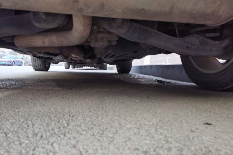Used Jeep Cherokee 2014 2.4L Luxury Edition Chassis Rear