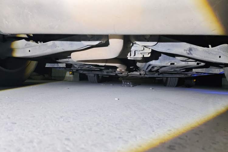 Used Jeep Cherokee 2014 2.4L Luxury Edition Chassis Rear