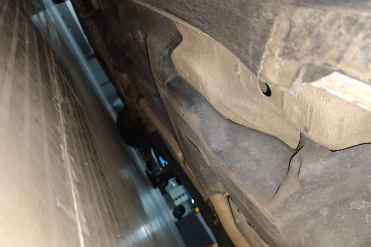 Used Jeep Cherokee 2014 2.4L Luxury Edition Chassis Rear Left