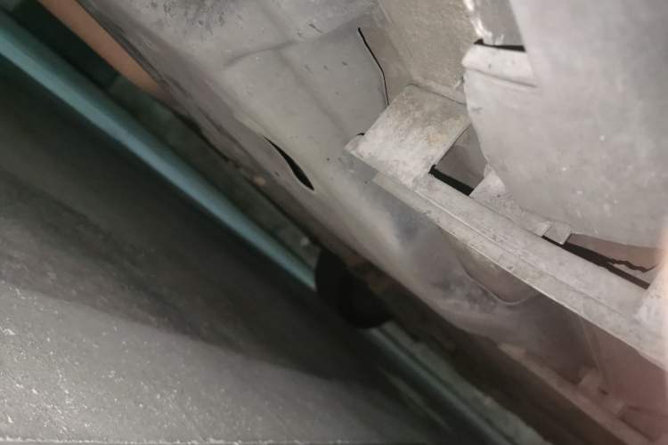 Used Jeep Cherokee 2014 2.4L Luxury Edition Chassis Rear
