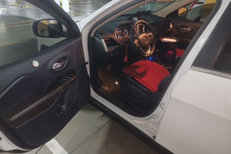 Used Jeep Cherokee 2014 2.4L Elite Edition Driver Seat