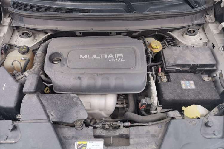Used Jeep Cherokee 2014 2.4L Elite Edition Engine Bay