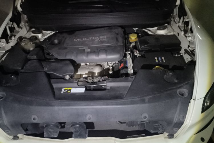 Used Jeep Cherokee 2014 2.4L Luxury Edition Engine Bay