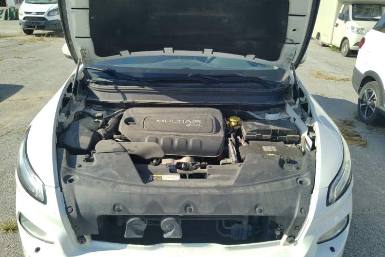 Used Jeep Cherokee 2014 2.4L Luxury Edition Engine Bay