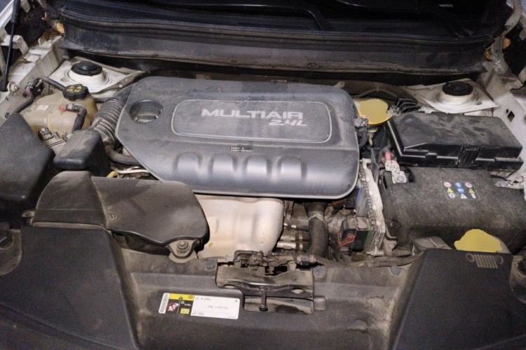 Used Jeep Cherokee 2014 2.4L Luxury Edition Engine Bay