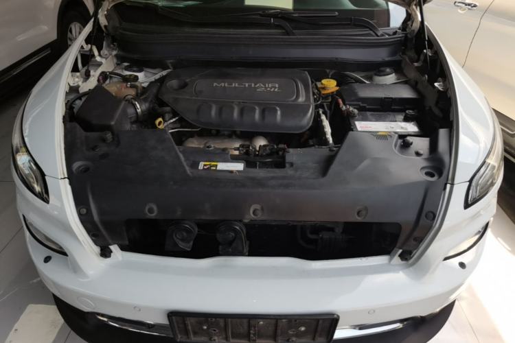 Used Jeep Cherokee 2014 2.4L Elite Edition Engine Bay