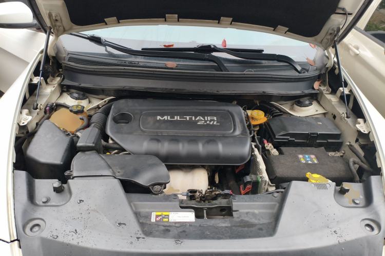 Used Jeep Cherokee 2014 2.4L Luxury Edition Engine Bay