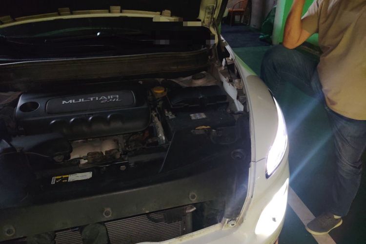 Used Jeep Cherokee 2014 2.4L Elite Edition Engine Bay Left