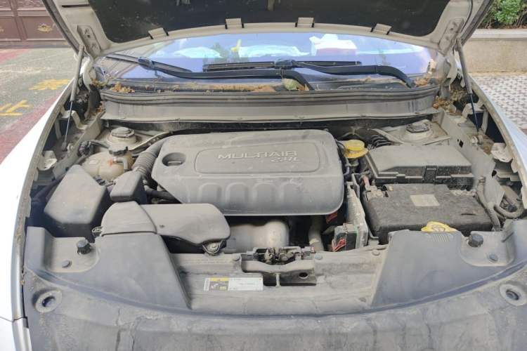 Used Jeep Cherokee 2014 2.4L Luxury Edition Engine Bay