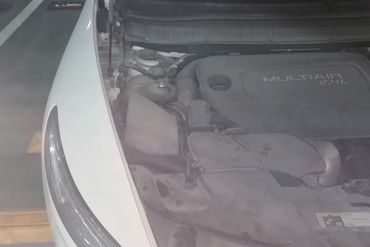 Used Jeep Cherokee 2014 2.4L Luxury Edition Engine Bay Right
