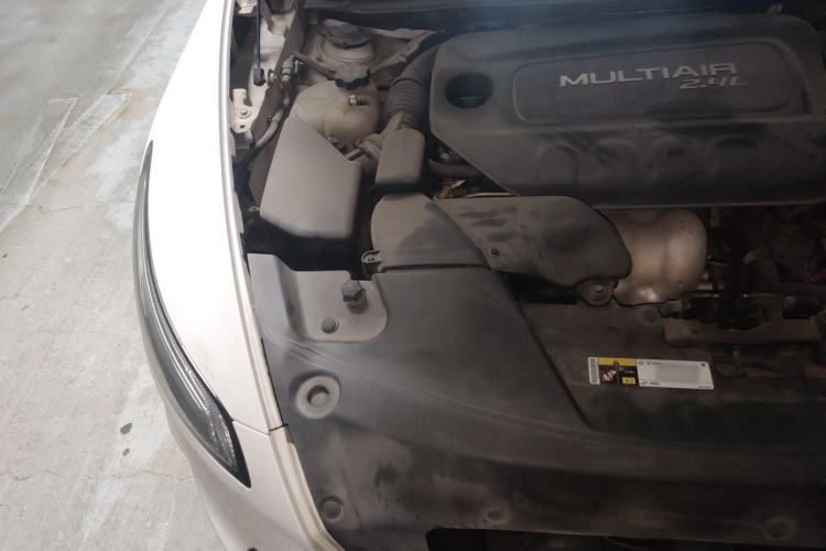 Used Jeep Cherokee 2014 2.4L Elite Edition Engine Bay Right