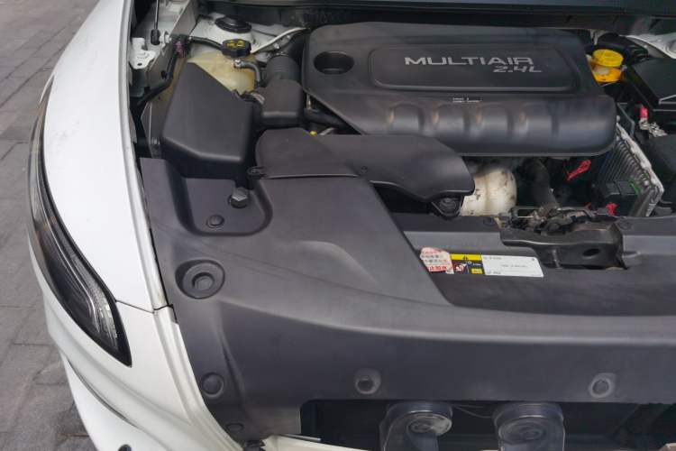 Used Jeep Cherokee 2014 2.4L Elite Edition Engine Bay Right