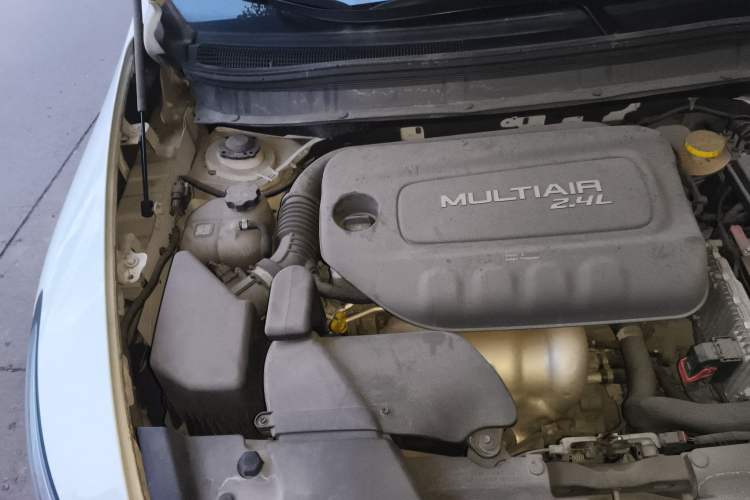 Used Jeep Cherokee 2014 2.4L Urban Edition Engine Bay Right