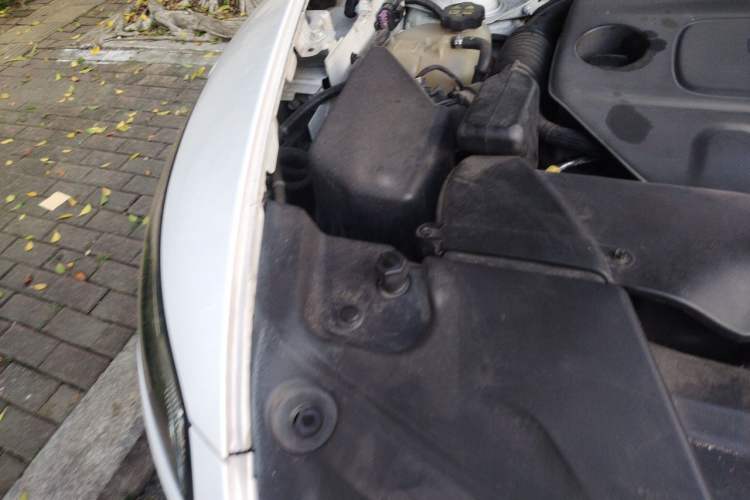 Used Jeep Cherokee 2014 2.4L Luxury Edition Engine Bay Right