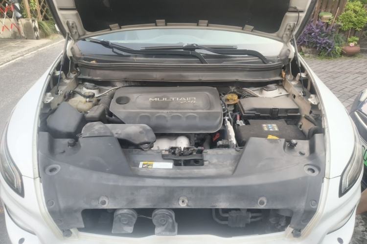 Used Jeep Cherokee 2014 2.4L Luxury Edition Engine Bay
