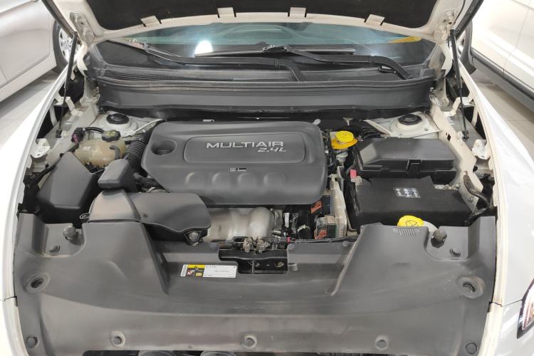 Used Jeep Cherokee 2014 2.4L Luxury Edition Engine Bay