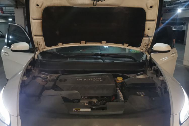 Used Jeep Cherokee 2014 2.4L Luxury Edition Engine Bay