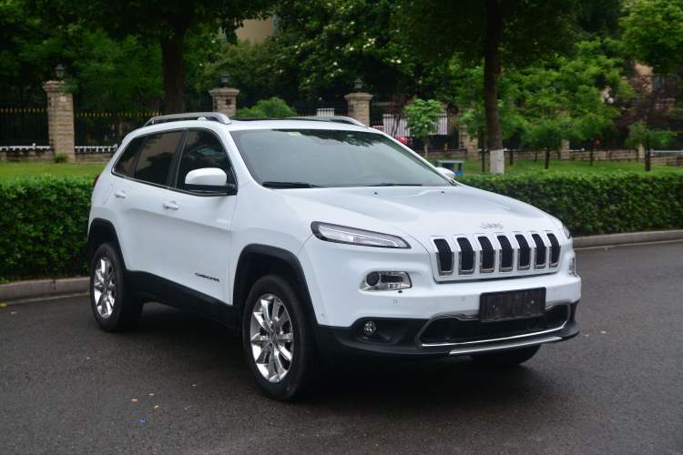Used Jeep Cherokee 2014 2.4L Elite Edition Exterior 2