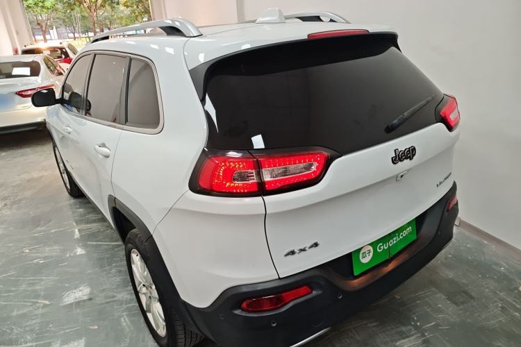 Used Jeep Cherokee 2014 2.4L Elite Edition Exterior 2