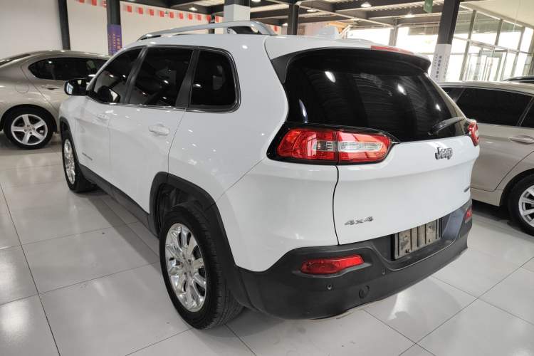 Used Jeep Cherokee 2014 2.4L Luxury Edition Exterior 2