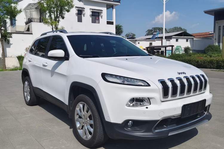 Used Jeep Cherokee 2014 2.4L Elite Edition Exterior 4