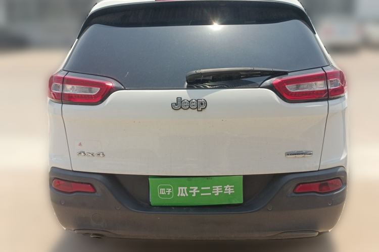 Used Jeep Cherokee 2014 2.4L Urban Edition Exterior 4