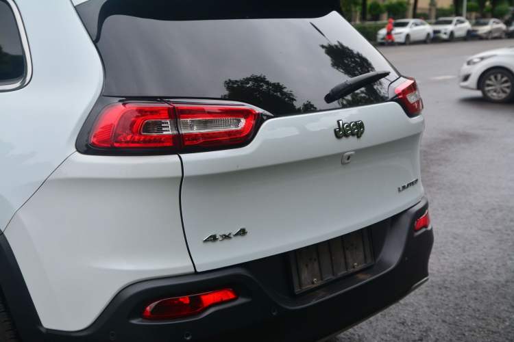 Used Jeep Cherokee 2014 2.4L Elite Edition Exterior 5