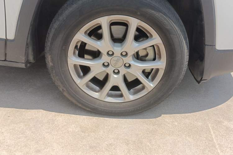 Used Jeep Cherokee 2014 2.4L Urban Edition Exterior 7