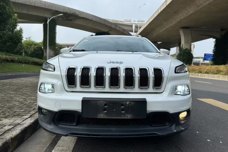 Used Jeep Cherokee 2014 2.4L Urban Edition Exterior 8