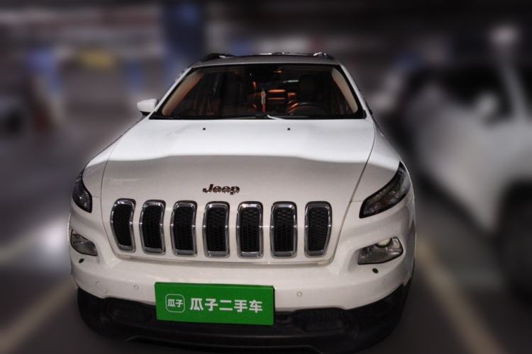 Used Jeep Cherokee 2014 2.4L Luxury Edition Front