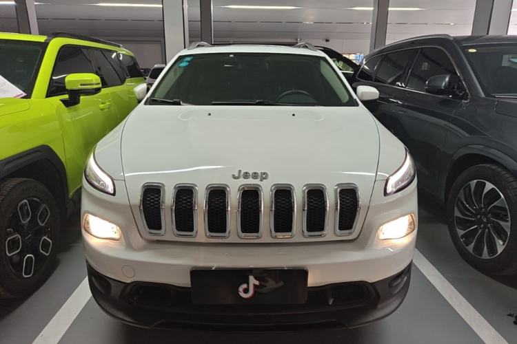 Used Jeep Cherokee 2014 2.4L Urban Edition Front