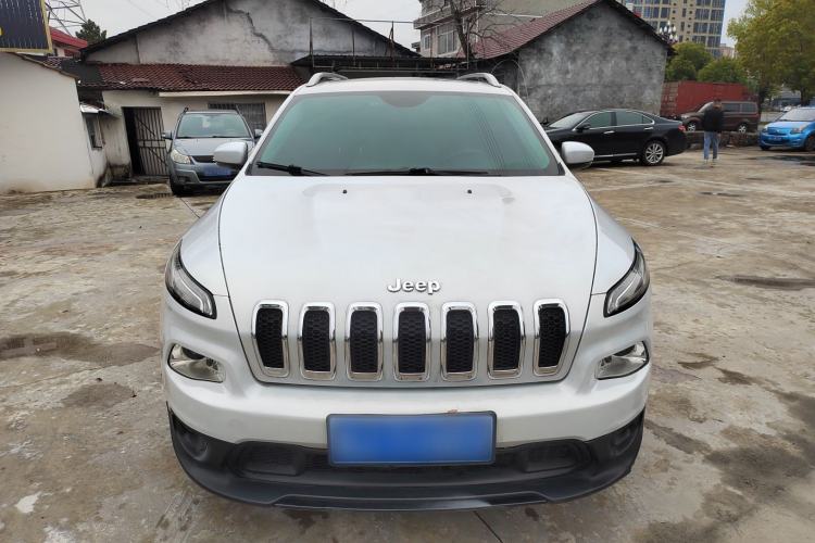 Used Jeep Cherokee 2014 2.4L Urban Edition Front