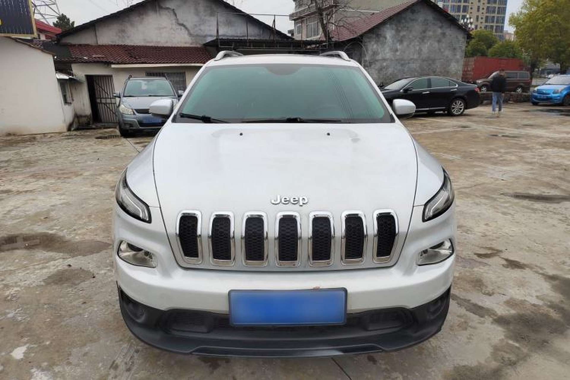 Used Jeep Cherokee 2014 2.4L Urban Edition Front