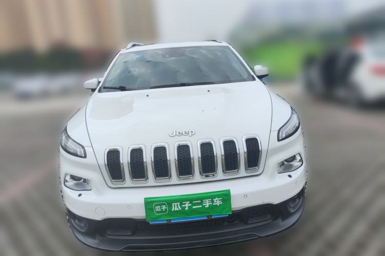 Used Jeep Cherokee 2014 2.4L Luxury Edition Front