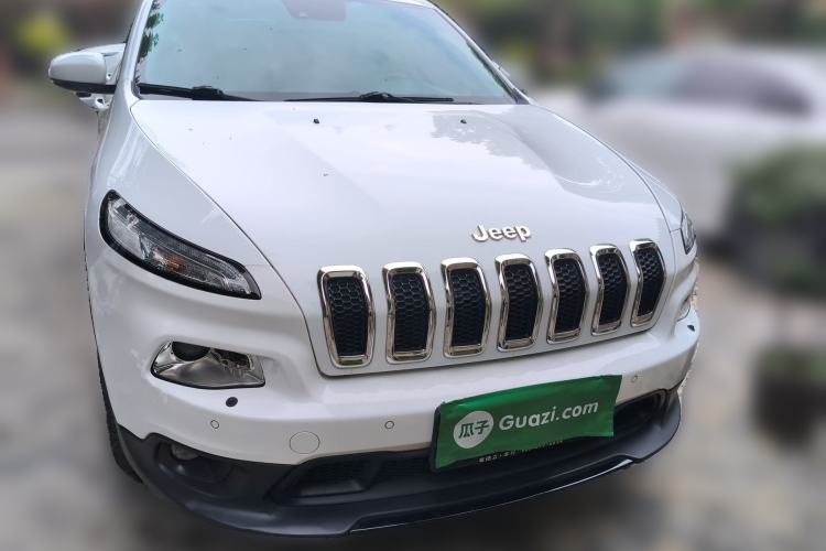 Used Jeep Cherokee 2014 2.4L Luxury Edition Front