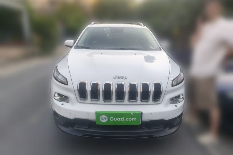 Used Jeep Cherokee 2014 2.4L Luxury Edition Front