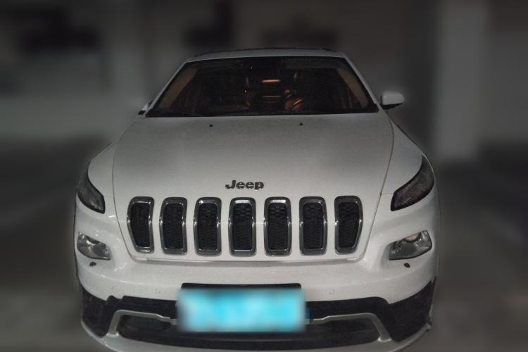 Used Jeep Cherokee 2014 2.4L Luxury Edition Front