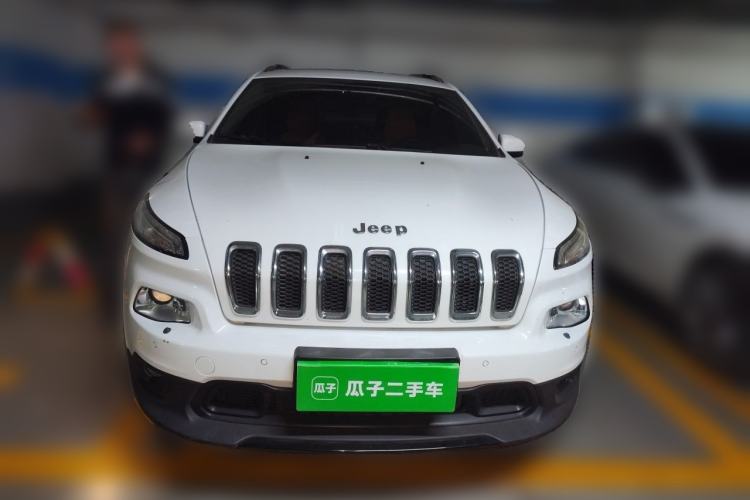 Used Jeep Cherokee 2014 2.4L Luxury Edition Front