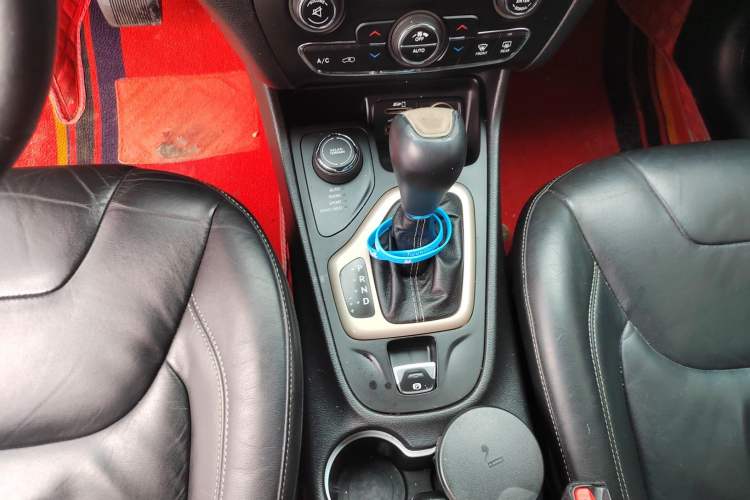 Used Jeep Cherokee 2014 2.4L Urban Edition Gear Lever