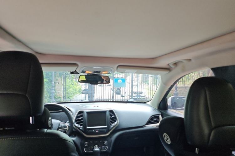 Used Jeep Cherokee 2014 2.4L Luxury Edition Headliner
