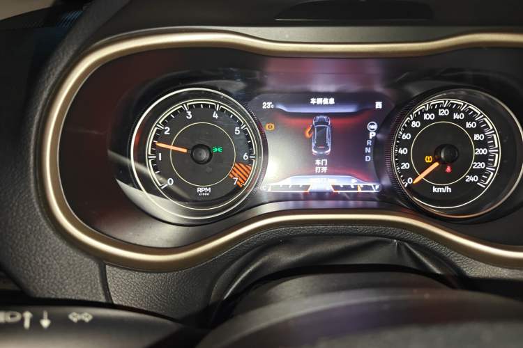 Used Jeep Cherokee 2014 2.4L Luxury Edition Instrument Cluster