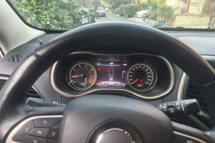 Used Jeep Cherokee 2014 2.4L Luxury Edition Instrument Cluster