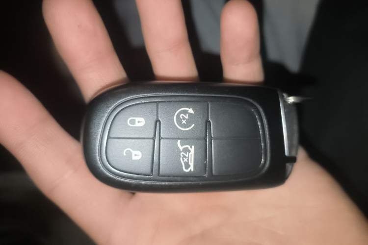 Used Jeep Cherokee 2014 2.4L Luxury Edition Interior 1