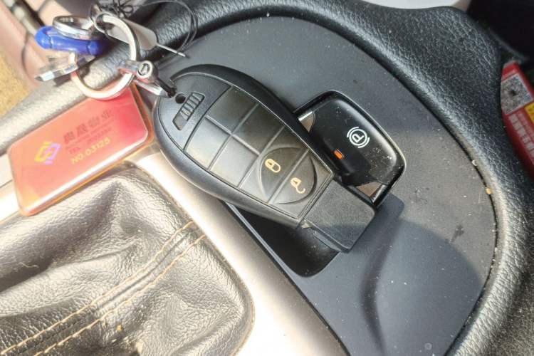 Used Jeep Cherokee 2014 2.4L Urban Edition Interior 1